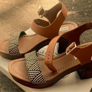 Steve Madden Tan and Black Women's Sandals